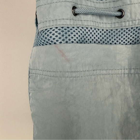 Gaiam Light Blue Convertible Bucket Bag – Adjustable Crossbody & Tote - Picture 5 of 10